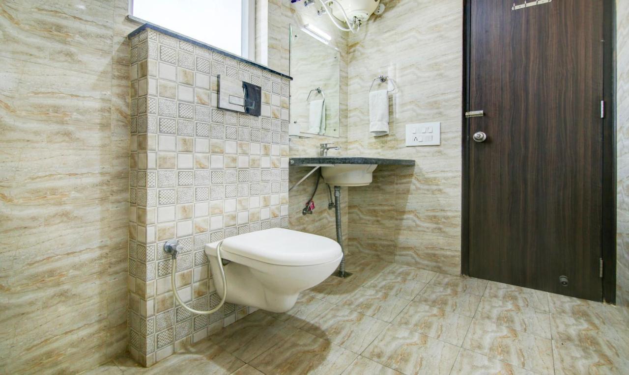Готель Treebo Trend Blooms Premium Ґурґаон Екстер'єр фото