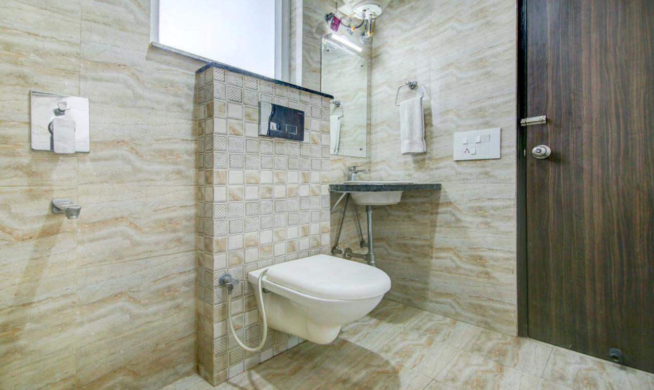 Готель Treebo Trend Blooms Premium Ґурґаон Екстер'єр фото